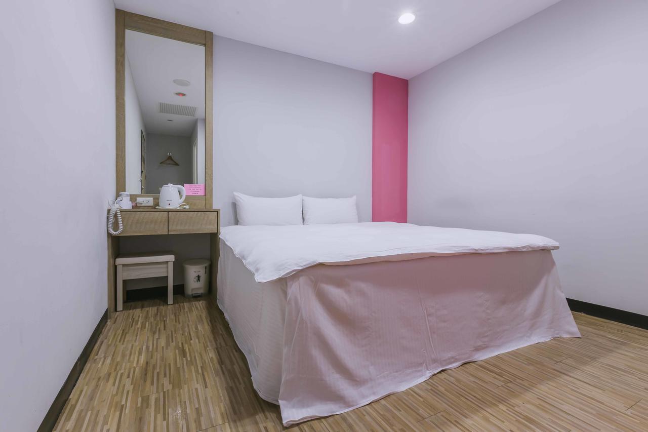 Mei Ti Fashion Hotel Чжунли Екстериор снимка